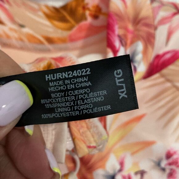 NWT- Hurley-hibiscus Hawaiian print sleeved one piece- Size XL - Picture 10 of 10